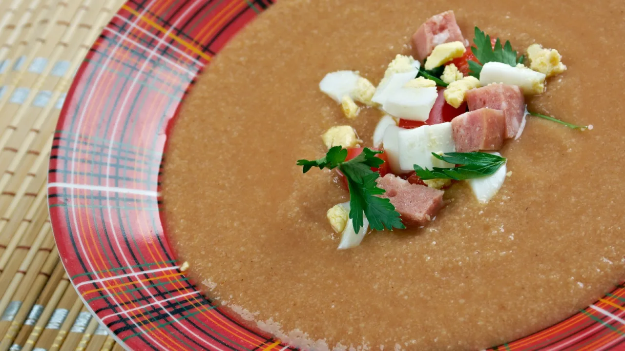 Cinco ingredientes según el chef; alguno más según cada casa.