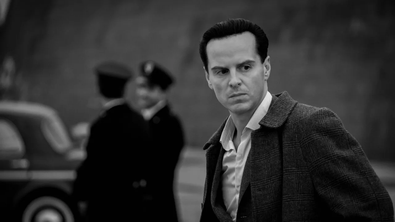 Ocho capítulos, blanco y negro y un protagonista que no parpadea.
