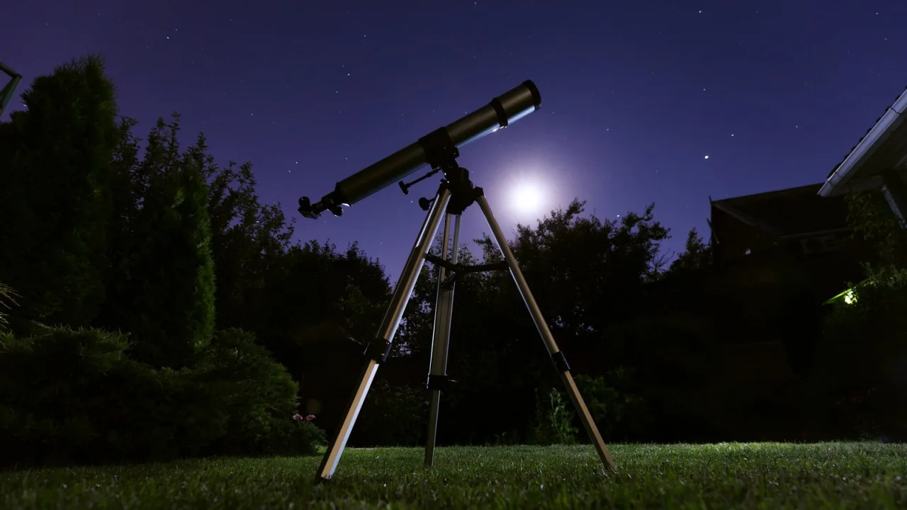 El cometa 169P/NEAT, en plena visita al Sol.