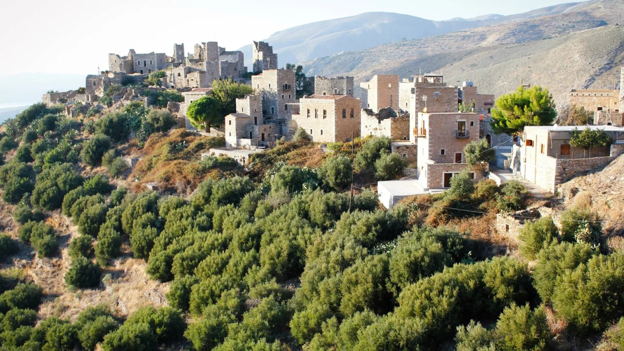Quintela: una decena de casas, una capilla y un vecino.