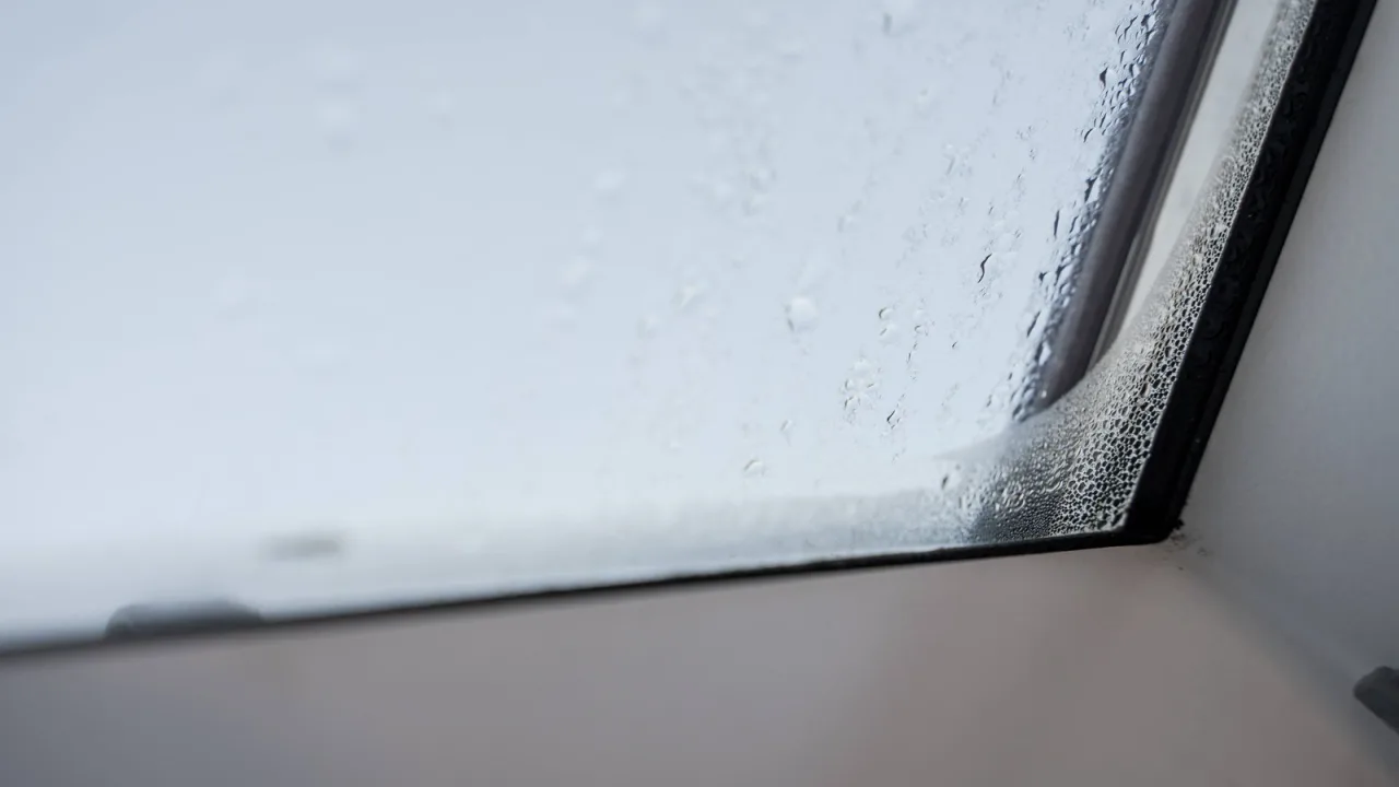 El acero inoxidable, nuevo portero de tus ventanas.