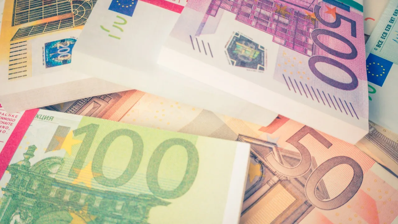 Fajo envuelto, bolsa hermética y gel de sílice: el spa de tus ahorros.