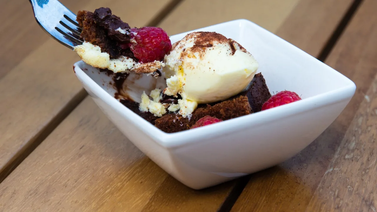 Chocolate, miga húmeda y cero técnica: la receta del fin de semana.