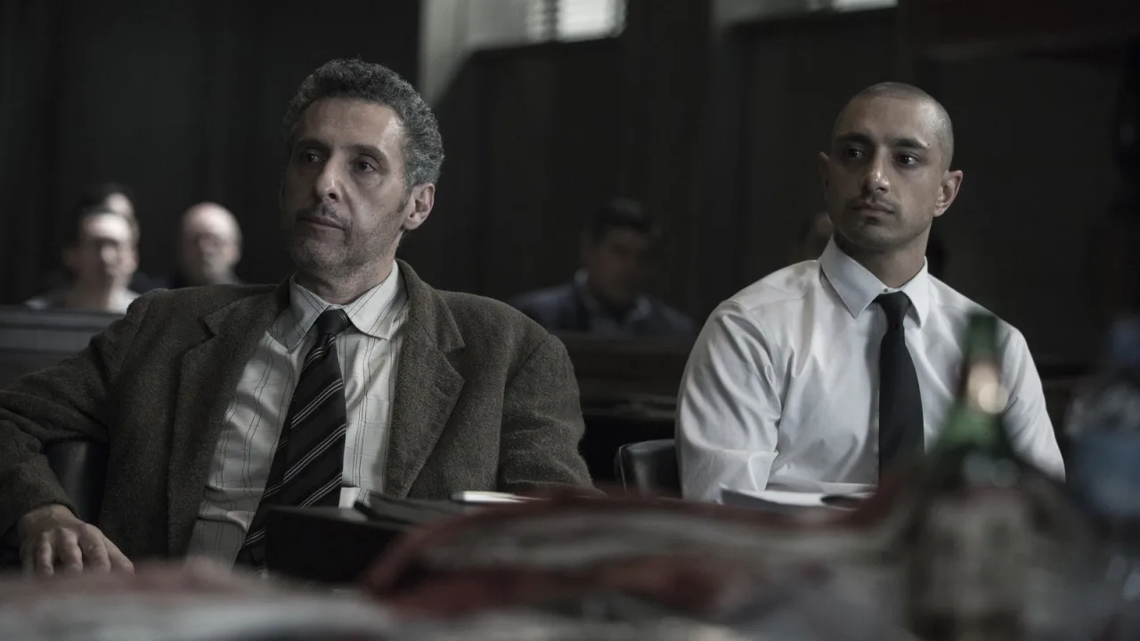 John Turturro y Riz Ahmed en 'The Night Of'.