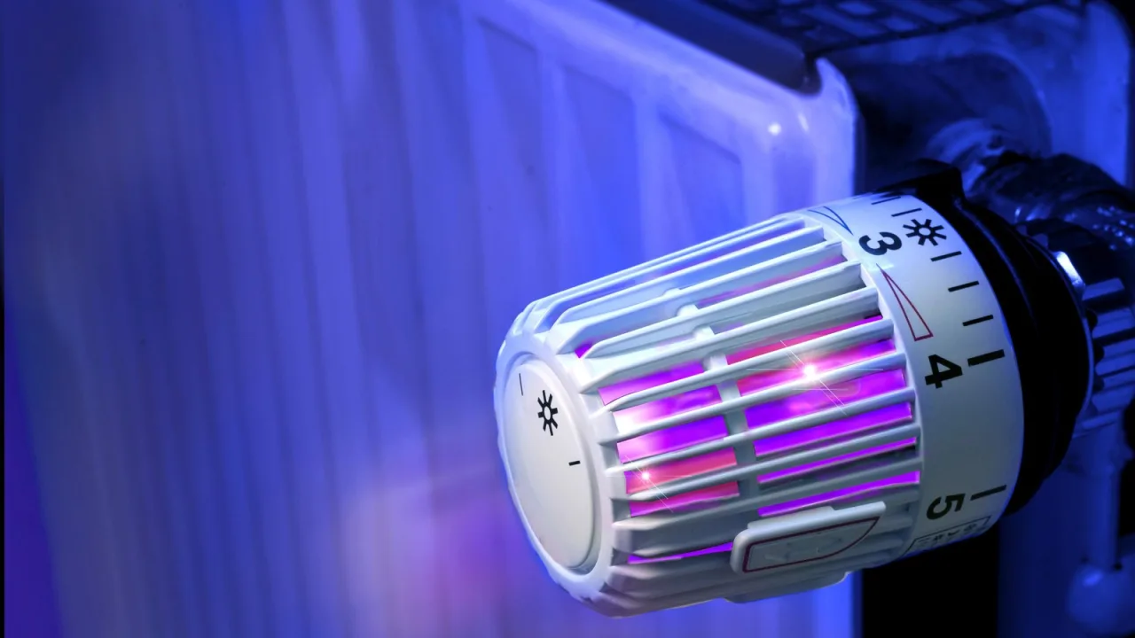 La factura energética llega antes que la revalorización.