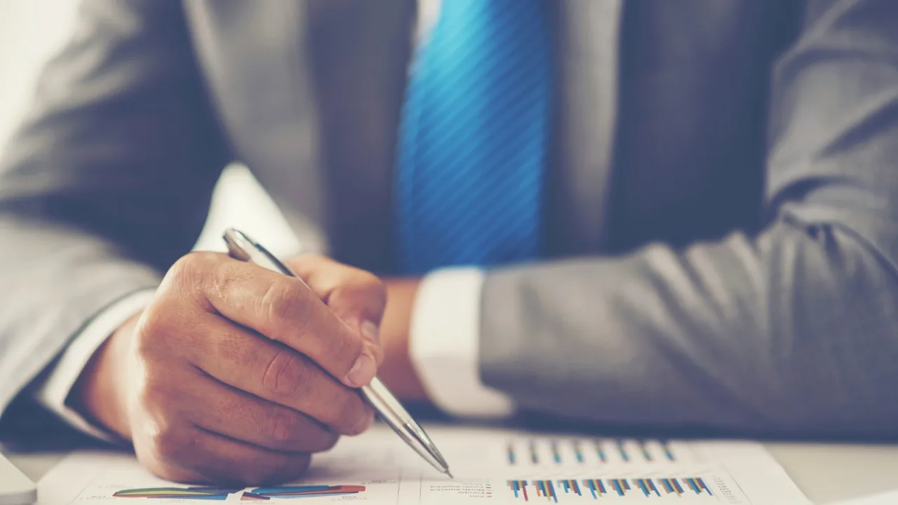 Una firma ante notario, y el vendedor no se muda.