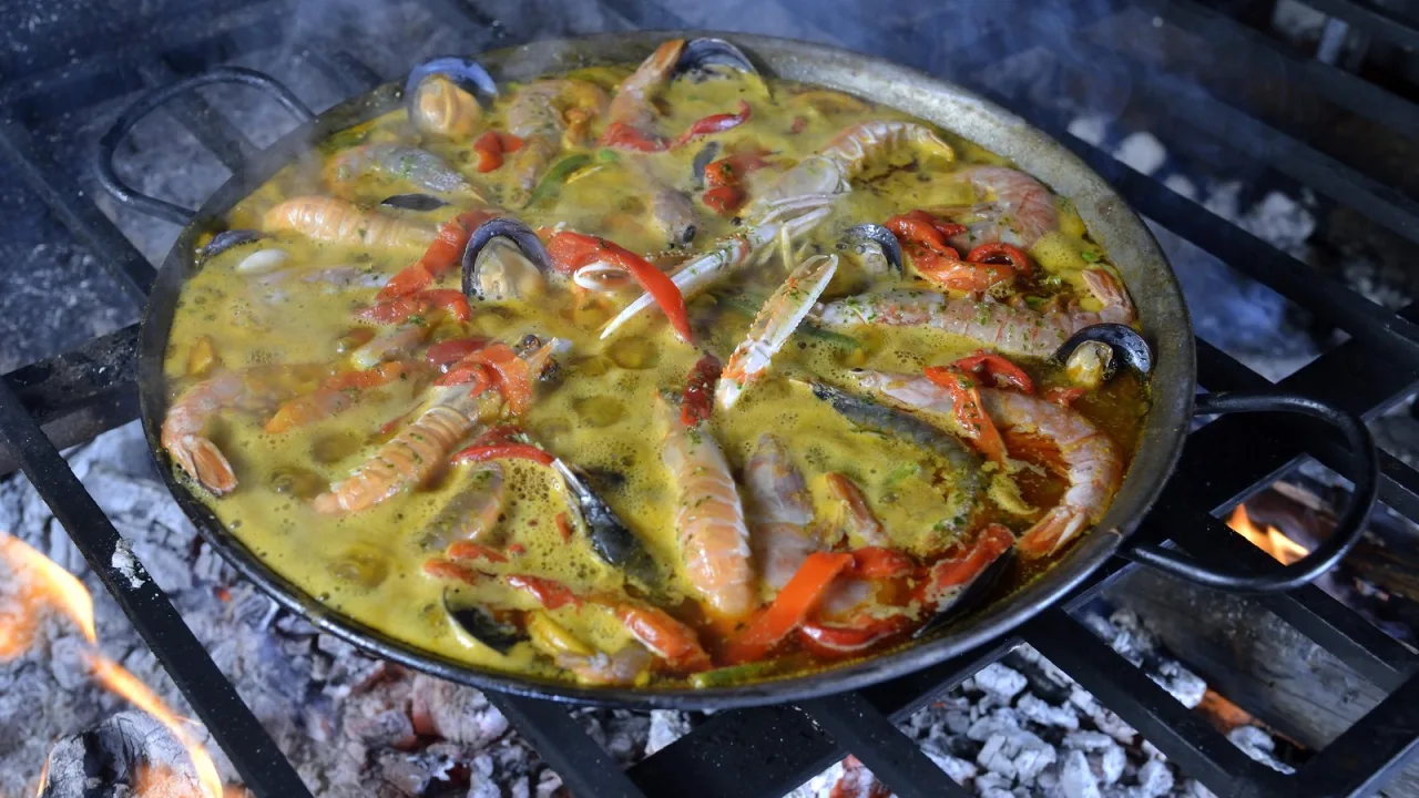 Arroz D.O. Valencia con torrezno: la mezcla del fin de semana.