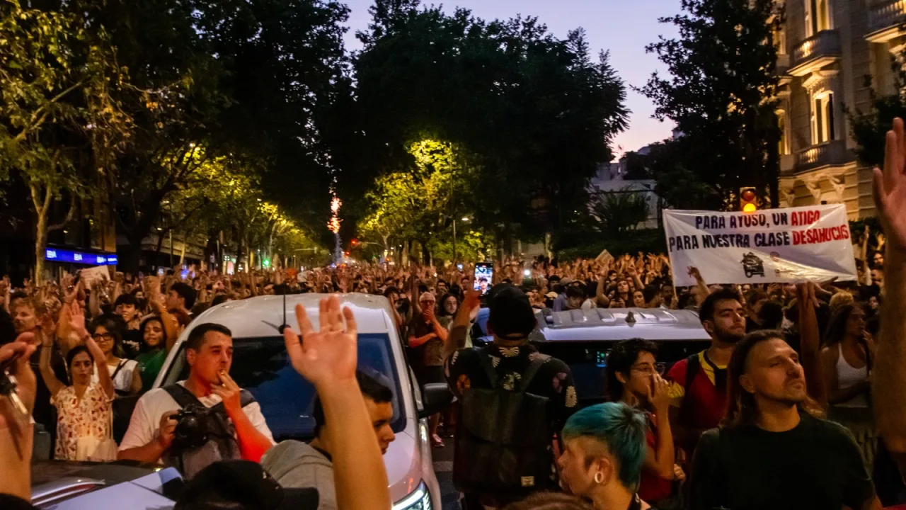Manifestación por la vivienda en Madrid, tras el desahucio de Maricarmen.