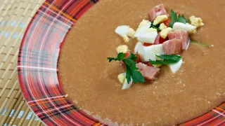 Cinco ingredientes según el chef; alguno más según cada casa.
