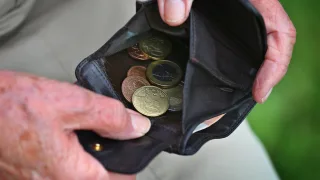 Enero de 2027 trae dos subidas distintas, no una.